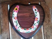 DarkCherrywithWhiteandPinkDaisies