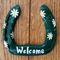 GreenwithWhiteDaisiesWelcome