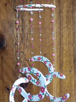 WCWhiteandPinkDaisiesFull