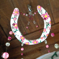 WCWhiteandPinkDaisiesLookUp2