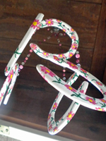 WCWhiteandPinkDaisiesLookup
